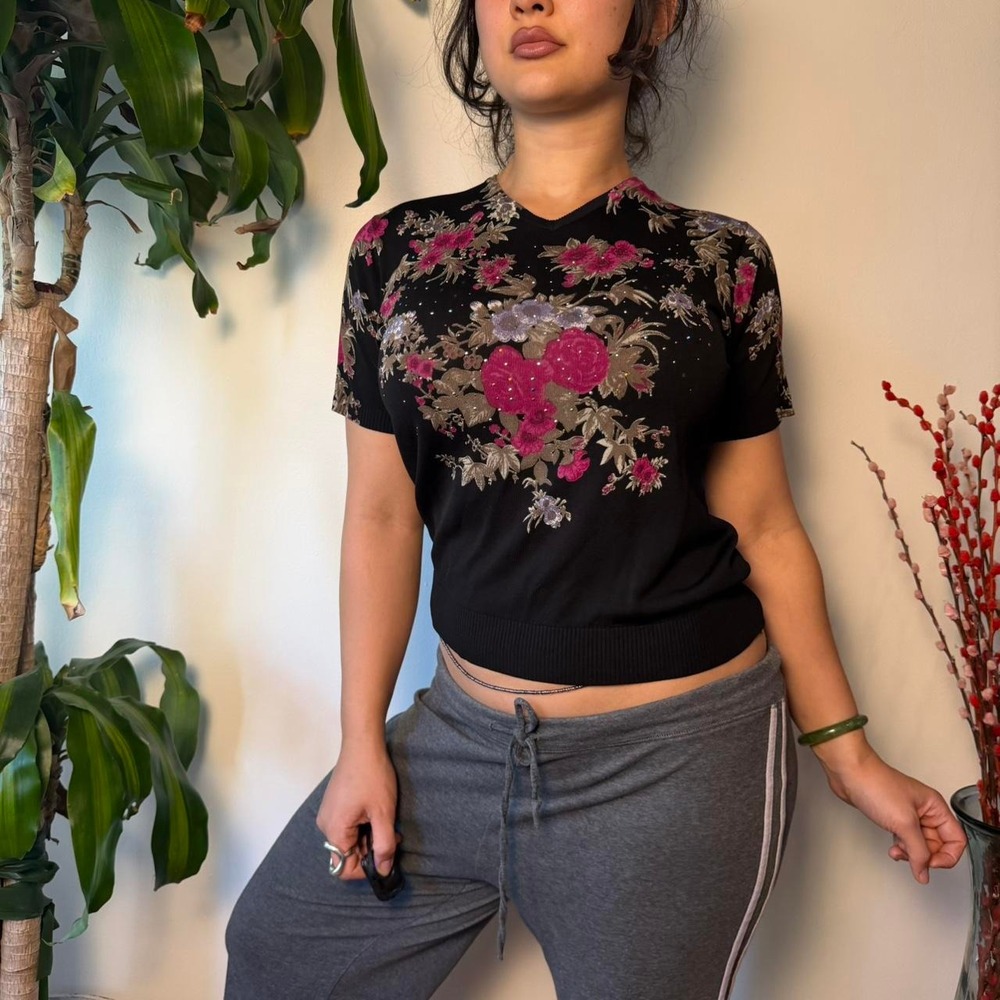 Vintage 90s Whimsigoth Beaded Black Floral Baby Tee V-Neck Knit Top Medium Large
